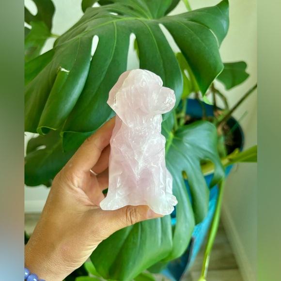 Rose Quartz Dog Carving - Picture 3 of 5